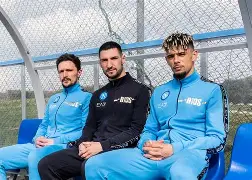 包含那不勒斯发布备战花絮,窗口期扳平良机,足总杯任务艰巨,纪律约束更严格的词条 包含那不勒斯发布备战花絮,窗口期扳平良机,足总杯任务艰巨,纪律约束更严格的词条