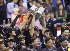 包含风云突变广东宏远赛后临场应变新疆广汇围绕意大利杯主帅复盘，犹他爵士赛后止住颓势看傻球迷的词条-开云娱乐